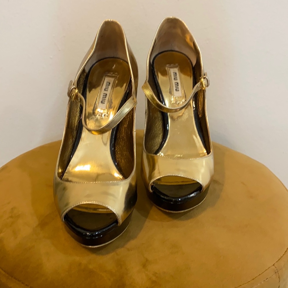 Miu Miu Gold and Black Peep Toe Heels | Size 36.5